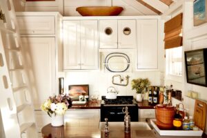 Read more about the article 5 Things That Absolutely Do Not Belong in the Kitchen (but Often End Up There Anyway)